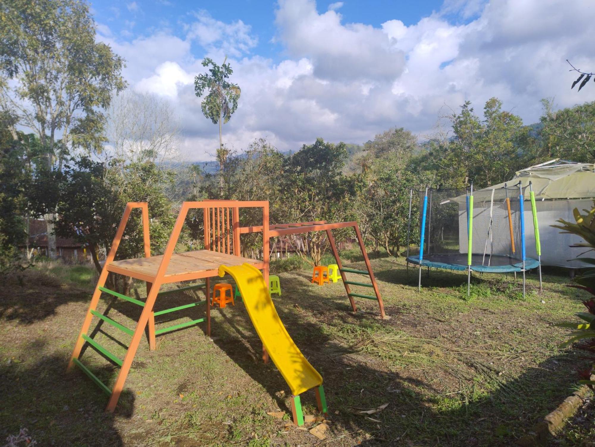Alojamento de Acomodação e Pequeno-almoço Cafe Bernal 3*