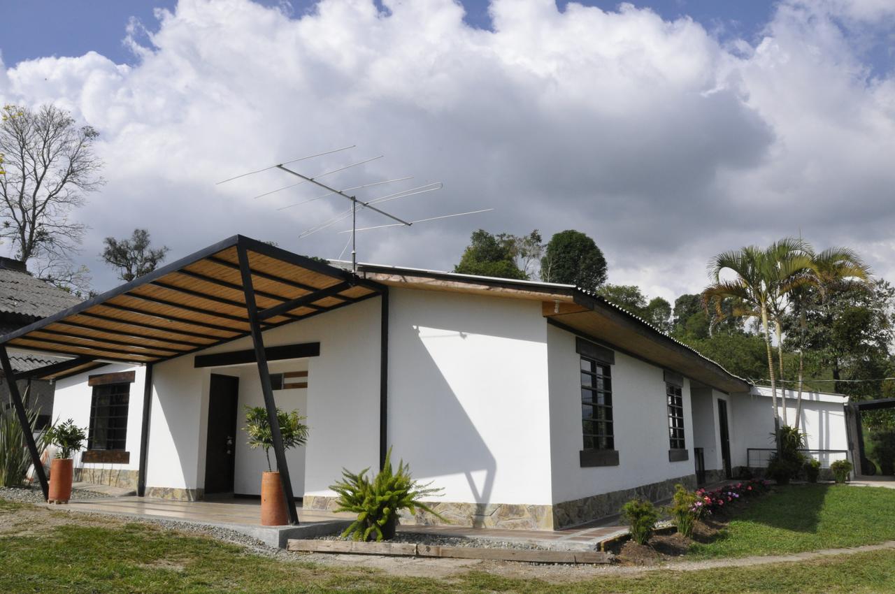 Alojamento de Acomodação e Pequeno-almoço Cafe Bernal