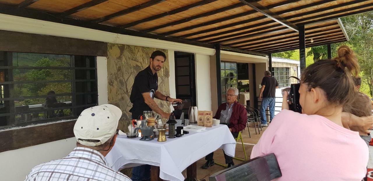 Alojamento de Acomodação e Pequeno-almoço Cafe Bernal 3*