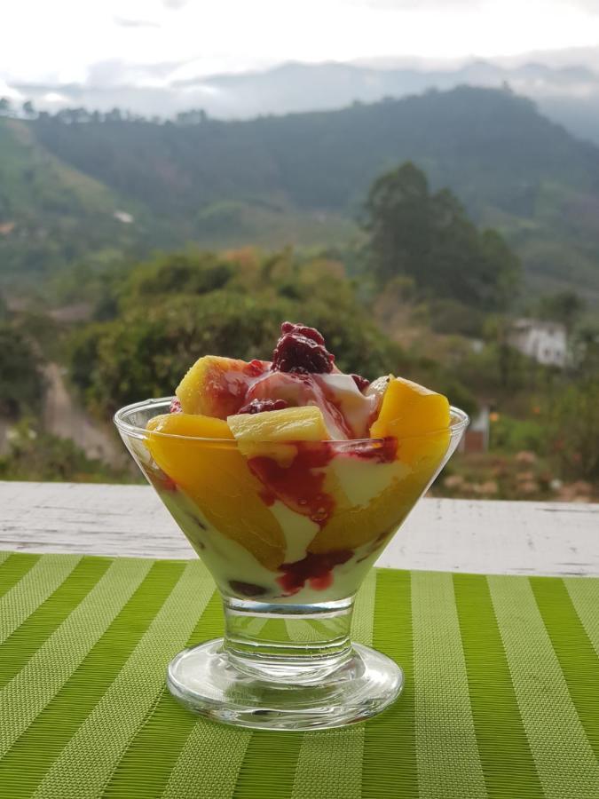 Alojamento de Acomodação e Pequeno-almoço Cafe Bernal 3*